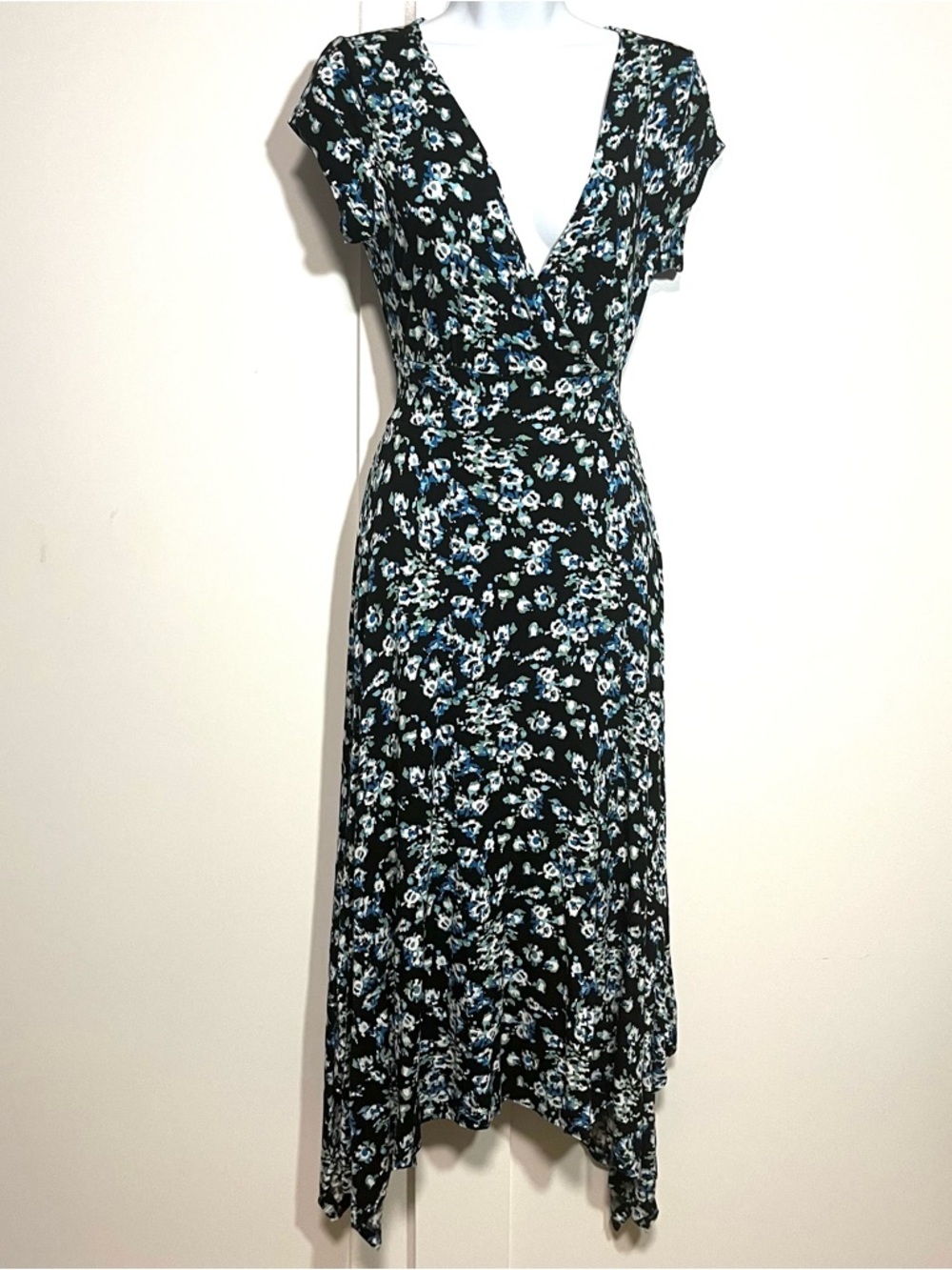 Floral Midi Dress Blue Accents Size Medium Super Soft Wrap Tie Back Boho - Picture 2 of 8